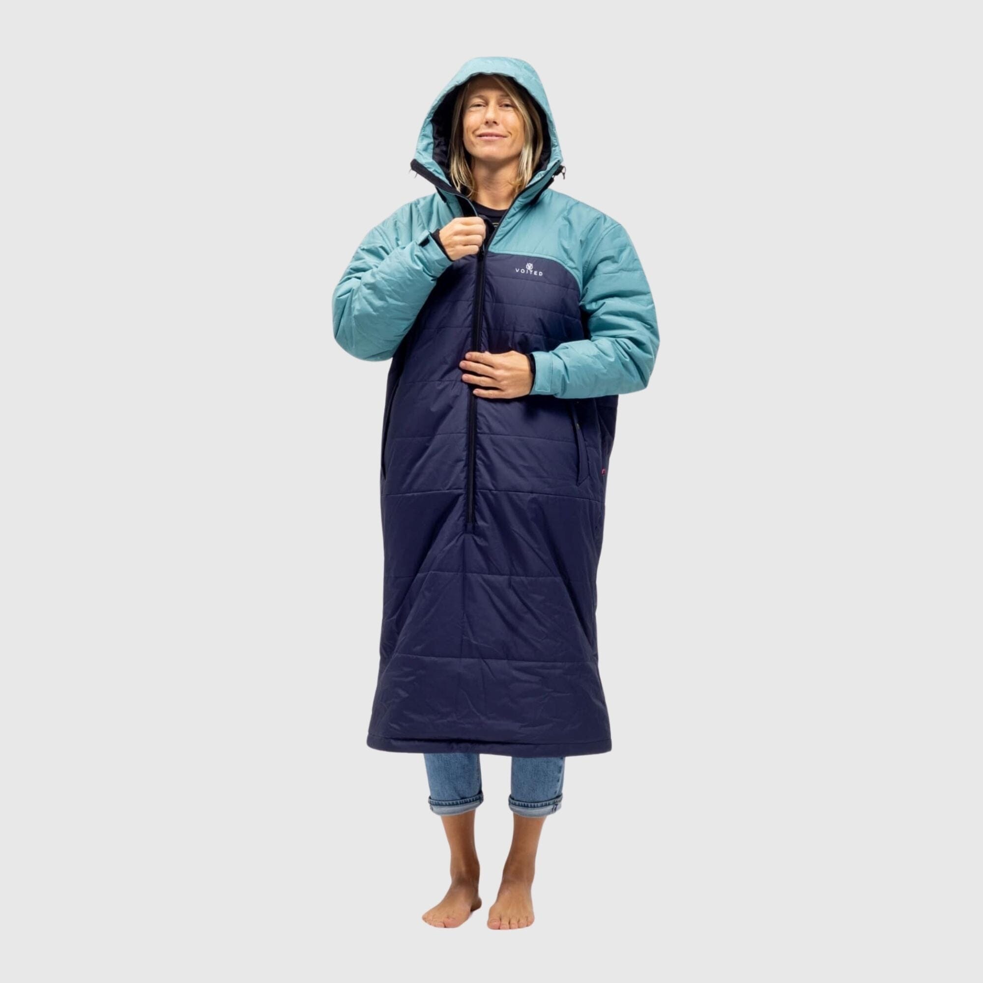anorak rain gear stuff bag VOITED Premium Slumber Jacket for Camping, Vanlife & Indoor - Arcticblue / Graphite / Dustysand