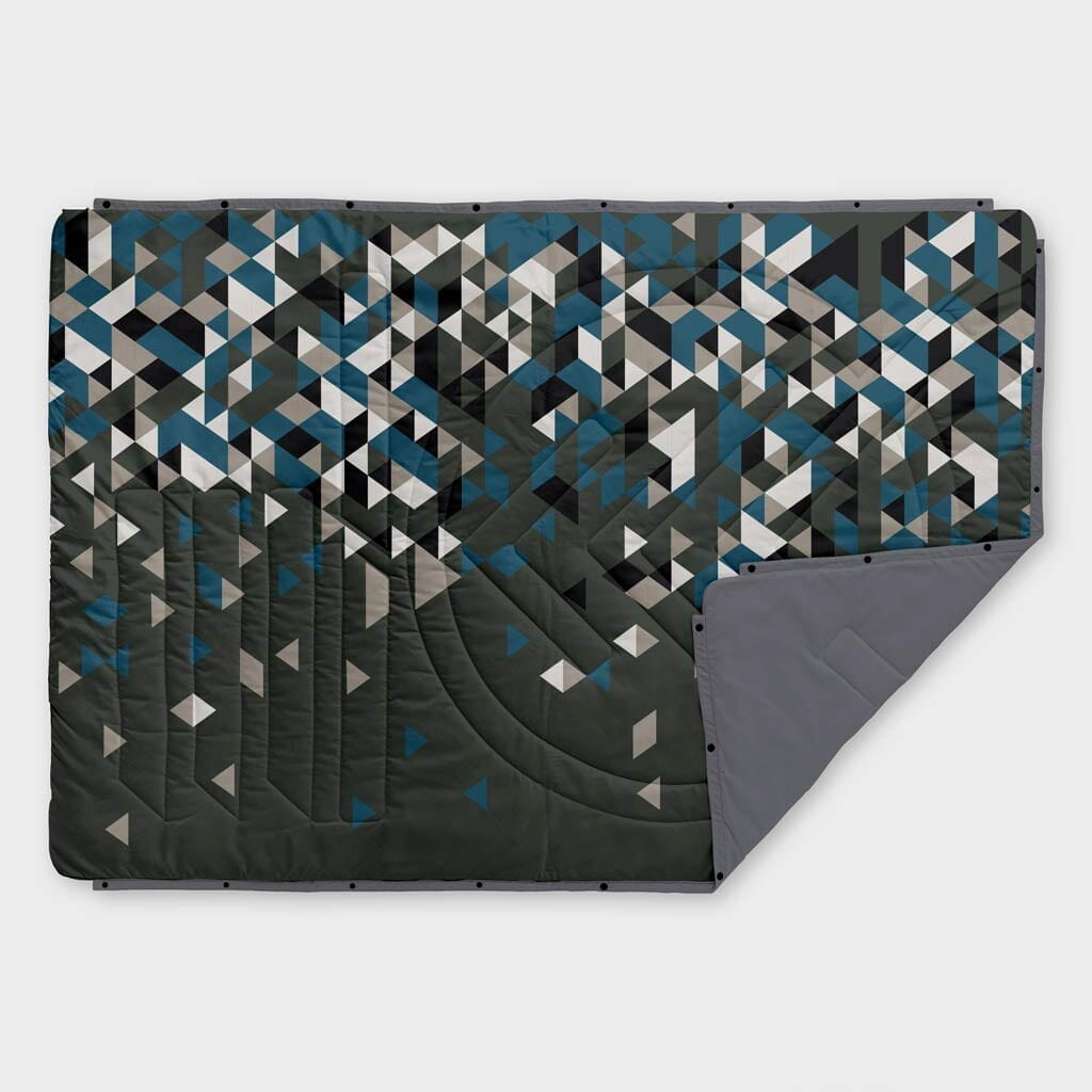 VOITED Insulated, Recycled & Versatile Outdoor Throw Blanket Bahia