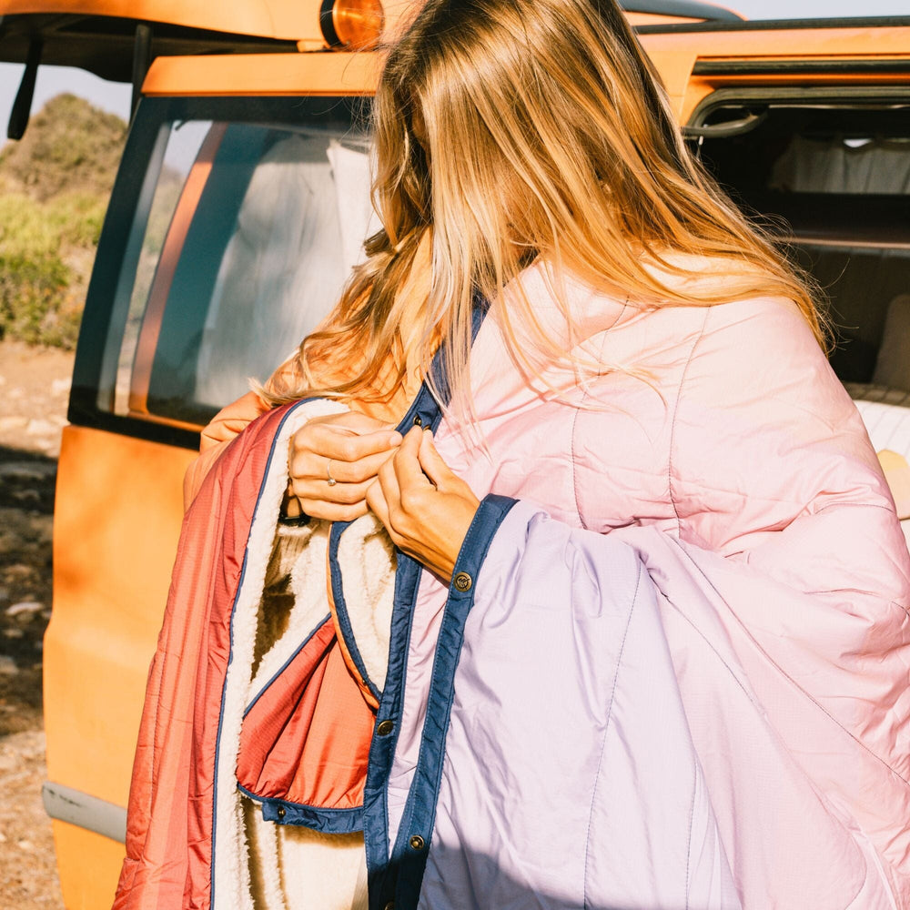 VOITED CloudTouch® Indoor/Outdoor Camping Blanket - Golden Drift