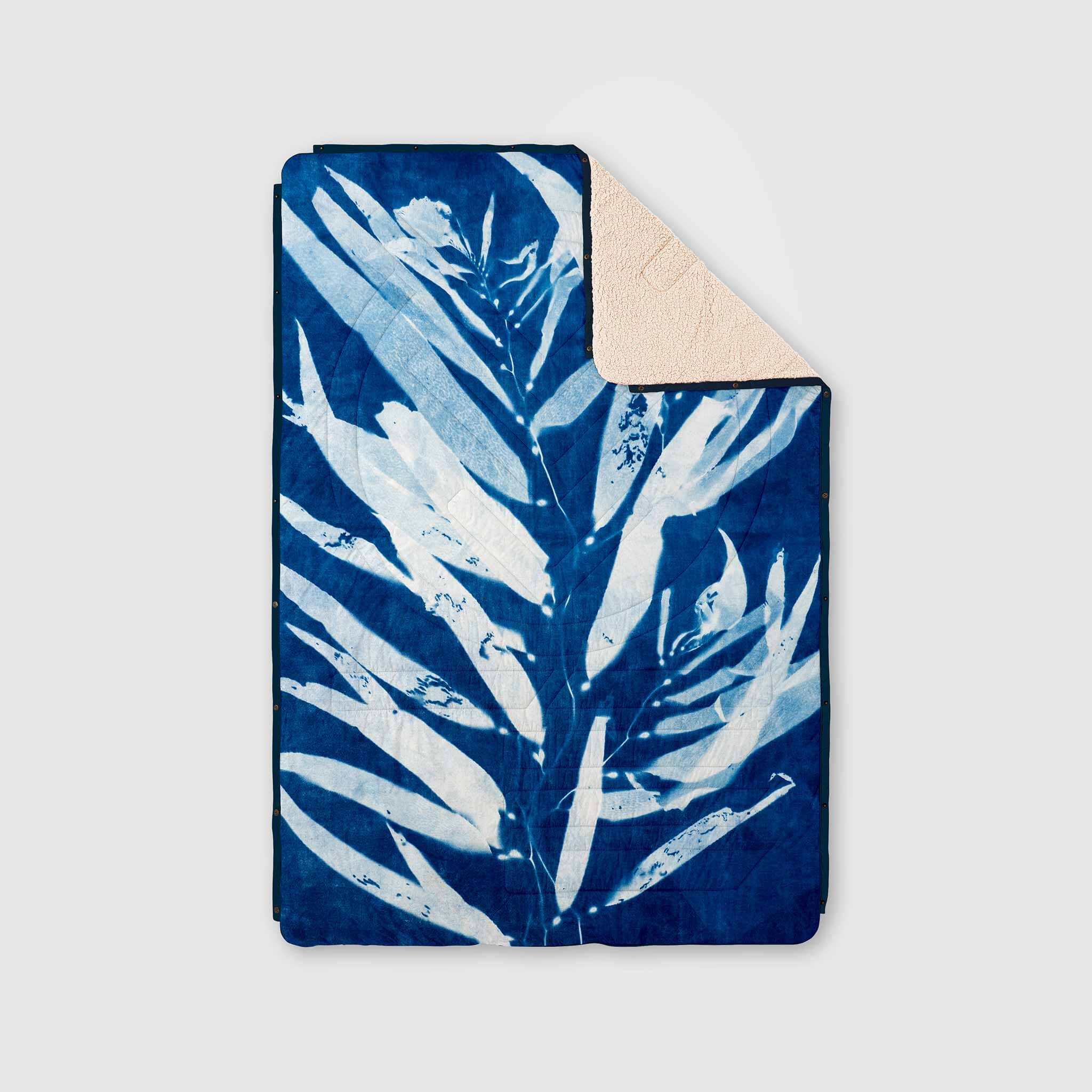Stay cozy Anywhere: Versatile Warm Blankets - VOITED US