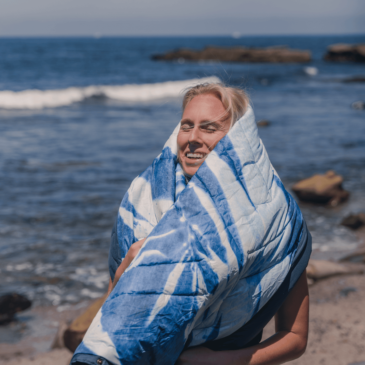 VOITED CloudTouch® Indoor/Outdoor Camping Blanket - Kelp
