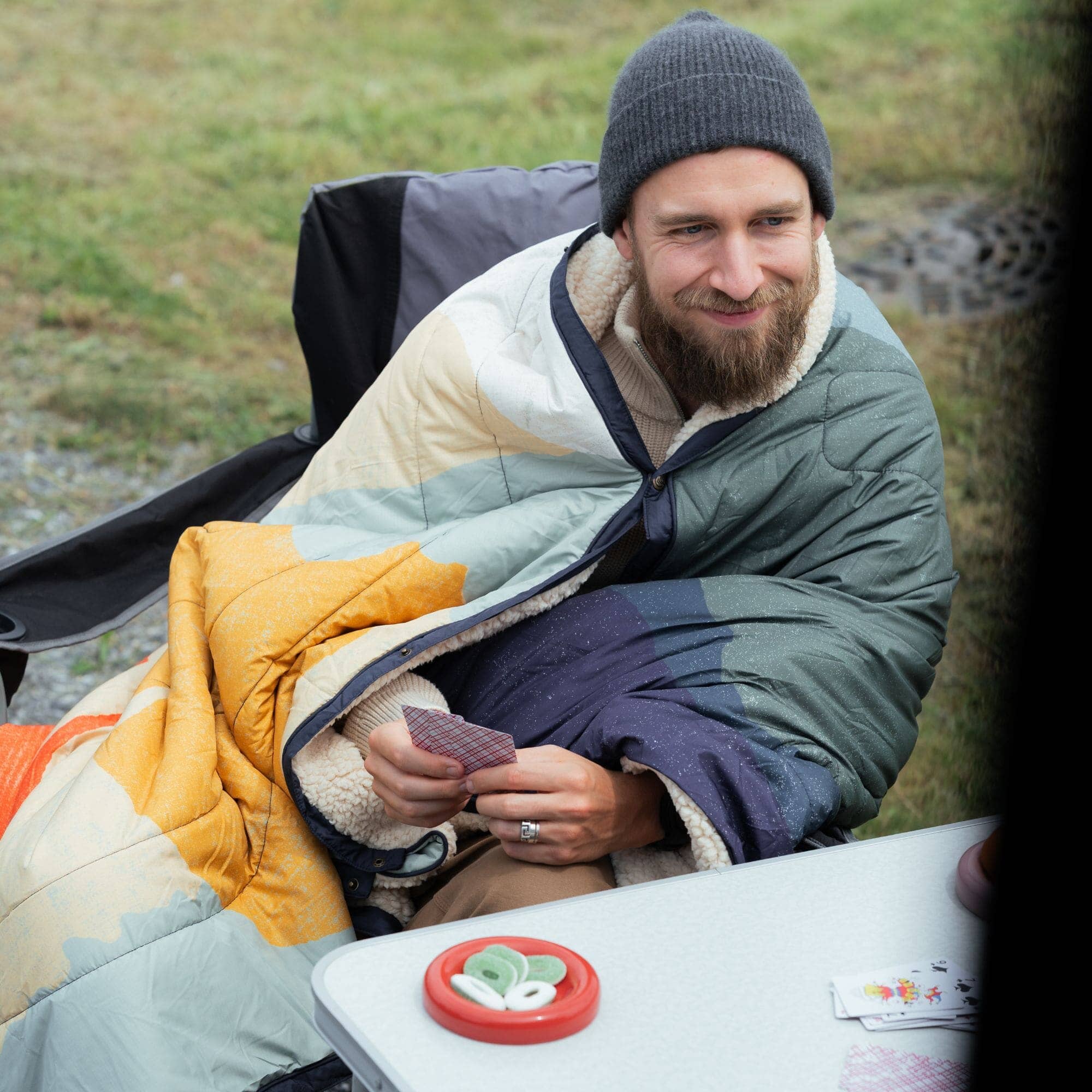 VOITED Stay cosy Anywhere: Versatile Warm Blankets - Nomadnext