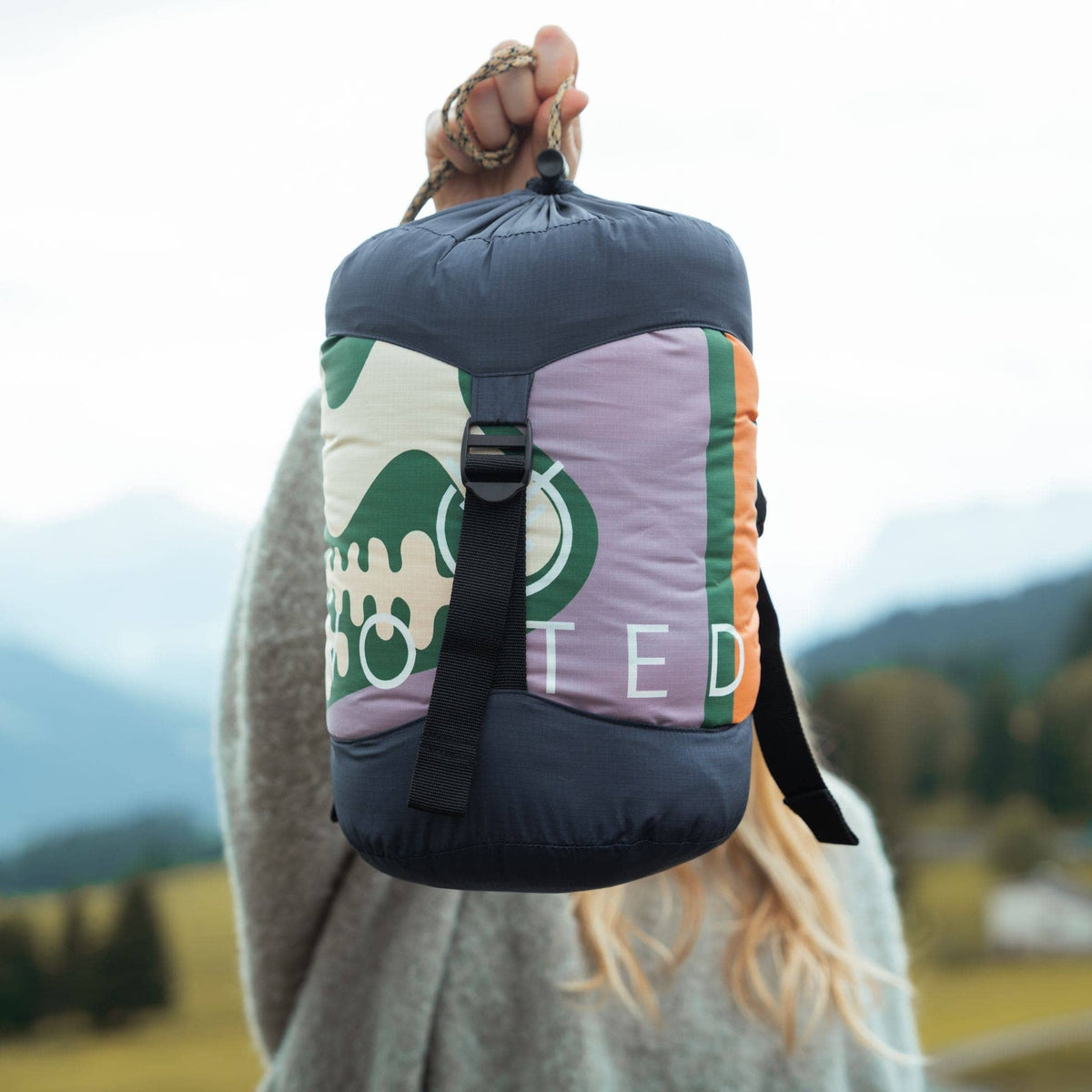 VOITED Mini Traveler Cream Indoor / Outdoor Camping Blanket - Trailbound