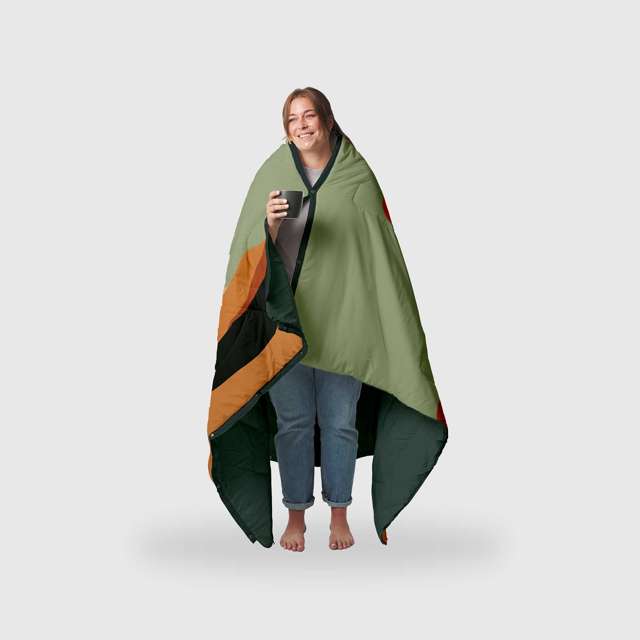 VOITED Insulated, Recycled & Versatile Outdoor Throw Blanket