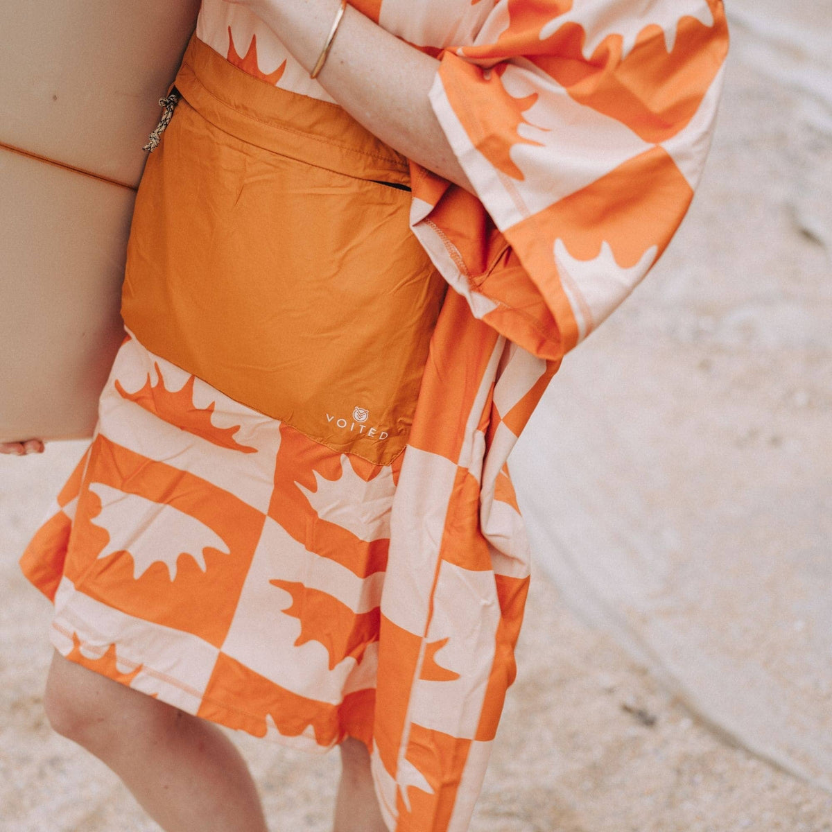 VOITED Micro Fleece Poncho - Concha