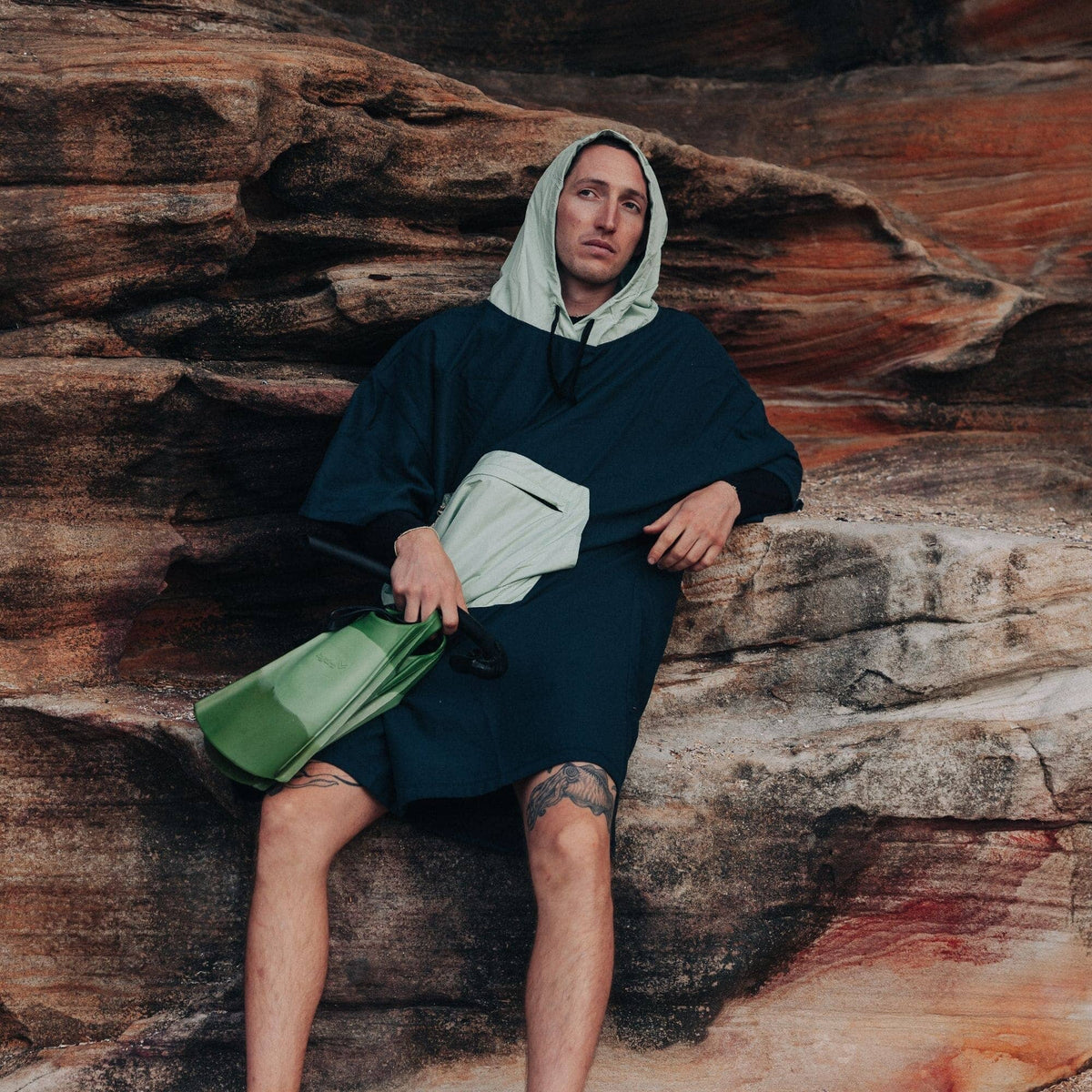 VOITED Micro Fleece Poncho - Ocean Navy/Cameo Green