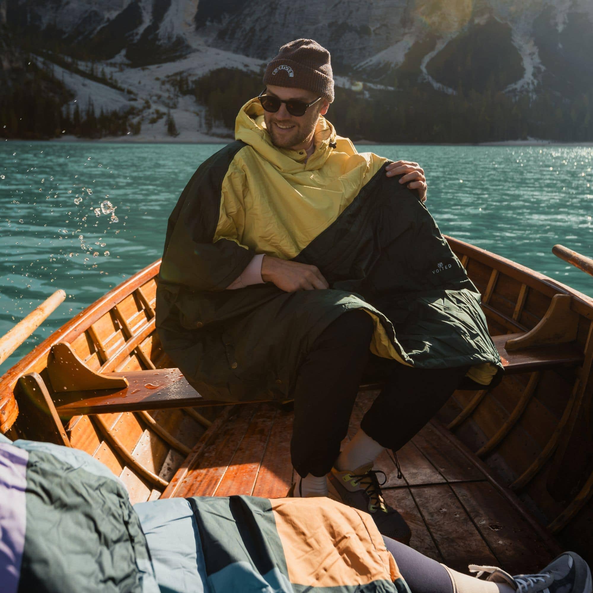 VOITED Trooper Poncho Blanket - Green Gabels | Versatile 3