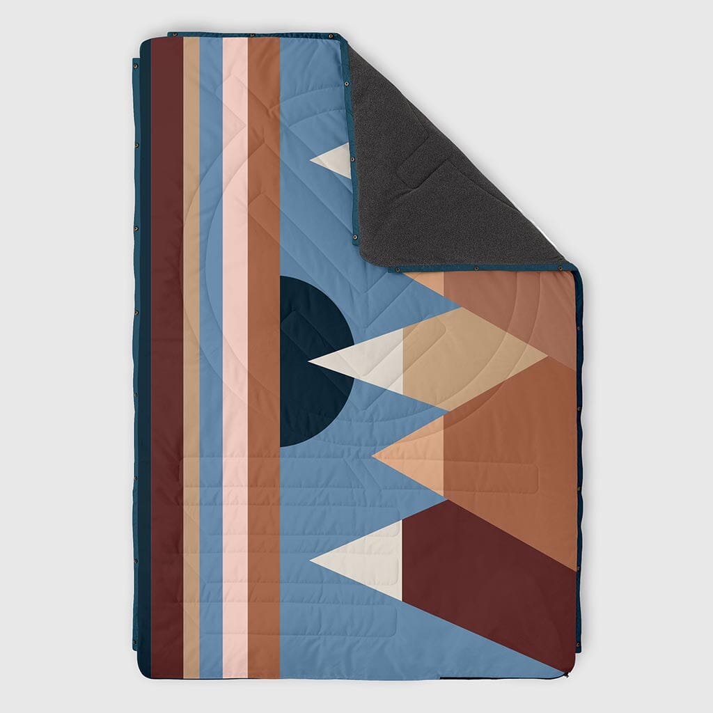 VOITED MultiFunctional Outdoor Fleece Blanket Pillow Monadnock Two