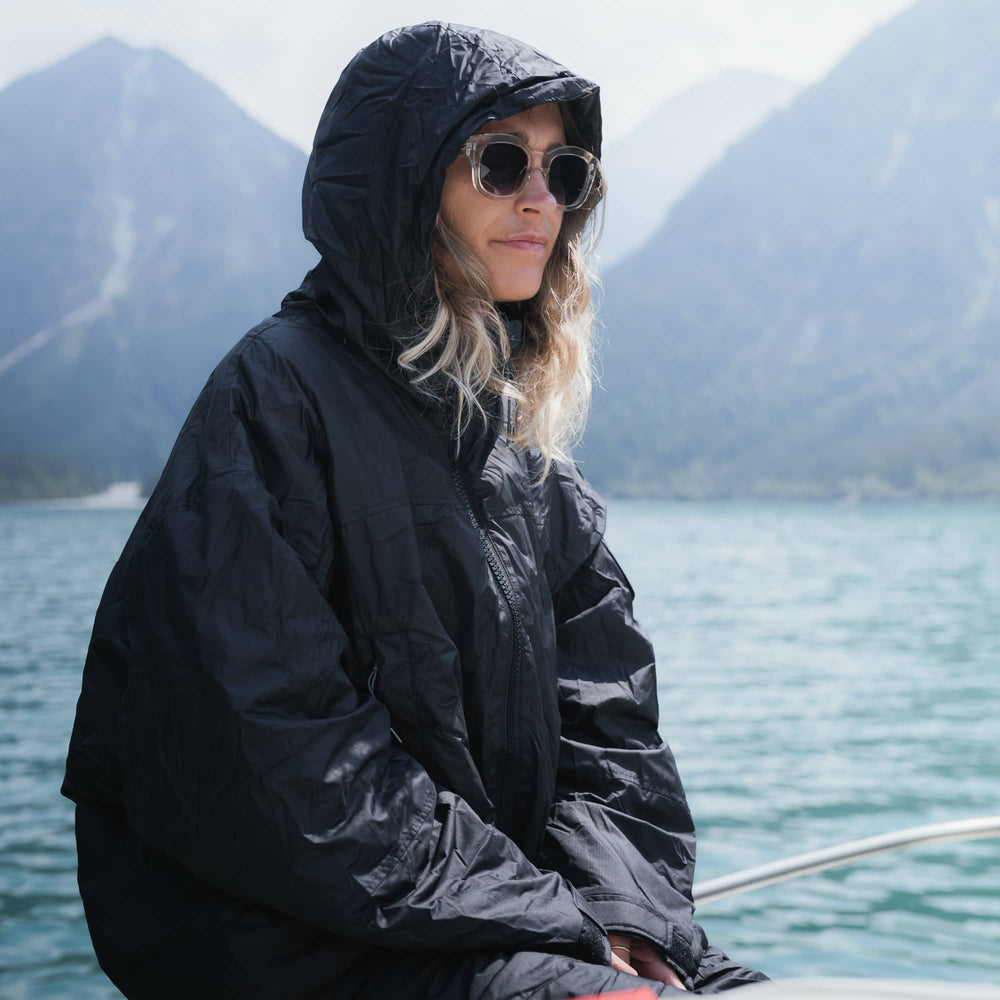 Voited Robe VOITED Stay Dry and Warm Outdoors with Changing Robes - Black – VOITED US