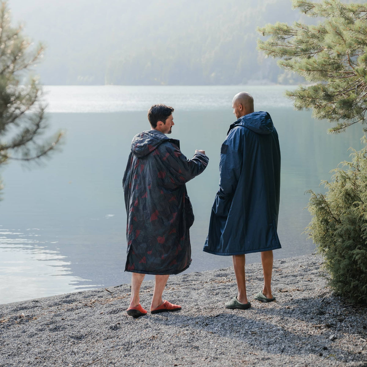 VOITED Stay Dry and Warm Outdoors with Changing Robes - Ocean Navy ...